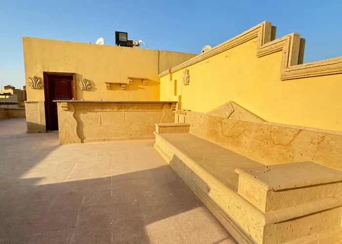 Luxury 5br With Sea View & Garden In Einbay Villa