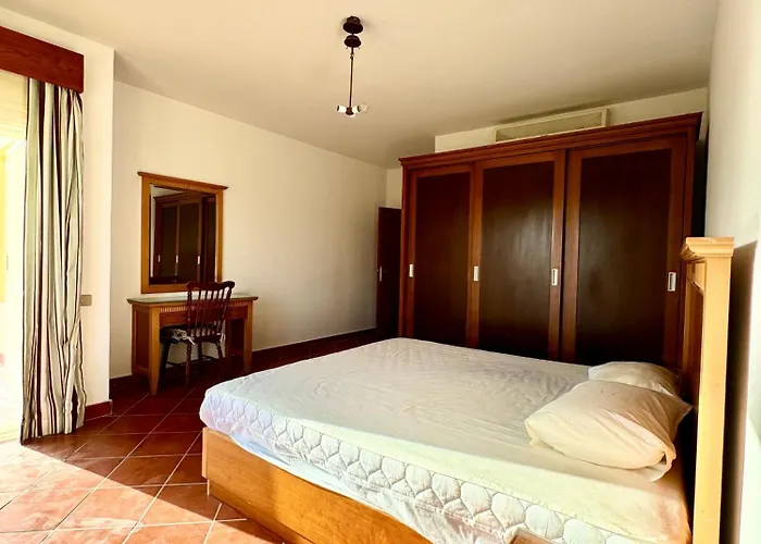 Luxury 5br With Sea View & Garden In Einbay Villa *