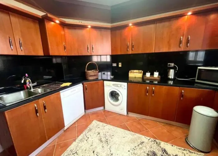 Villa Luxury 5br With Sea View & Garden In Einbay Ain Sukhna
