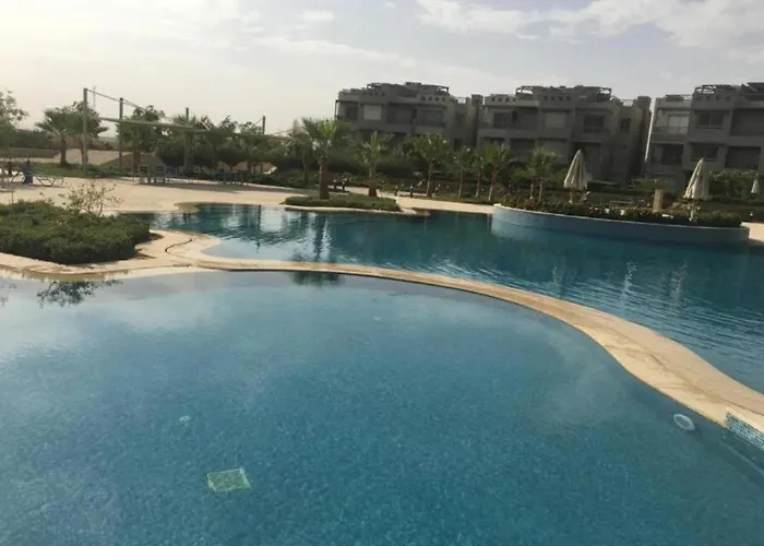 Villa Luxury 5br With Sea View & Garden In Einbay