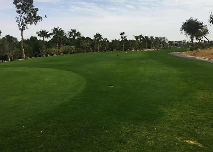 Villa Luxury 5br With Sea View & Garden In Einbay Ain Sukhna