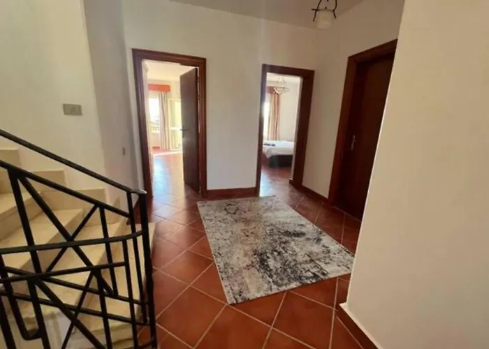 וילה Luxury 5br With Sea View & Garden In Einbay