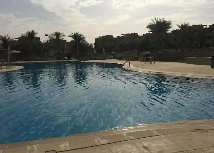 Luxury 5br With Sea View & Garden In Einbay