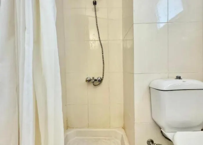 Villa Luxury 5br With Sea View & Garden In Einbay